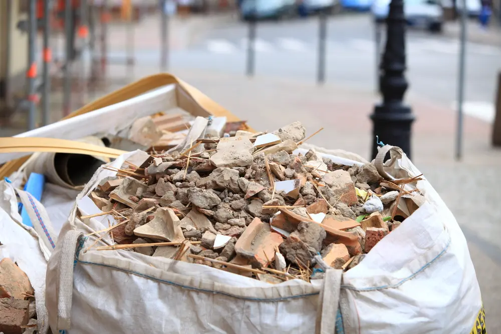 Construction debris removal in Decatur, AL